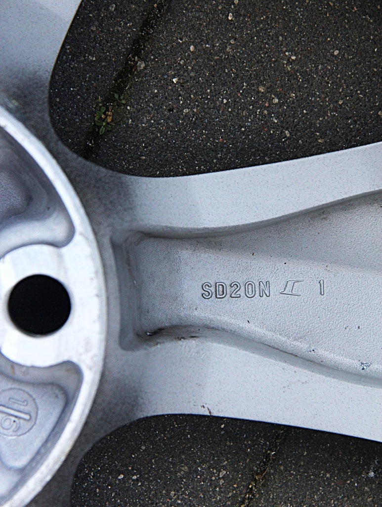 1x Alufelge 18 Zoll 8.5" 5x114.3 45ET Lexus X Rim Wheel