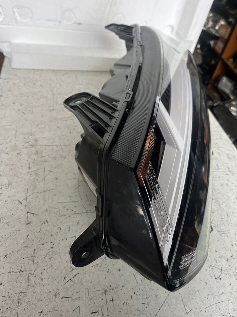 Frontscheinwerfer Dacia Sandero III 260601750R Links Scheinwerfer Headlight SCH8089489009ss