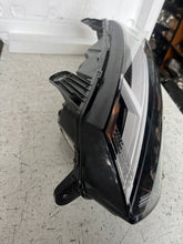 Laden Sie das Bild in den Galerie-Viewer, Frontscheinwerfer Dacia Sandero III 260601750R Links Scheinwerfer Headlight SCH8089489009ss