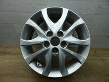 Laden Sie das Bild in den Galerie-Viewer, 1x Alufelge 16 Zoll 6.0&quot; 5x114.3 50ET Glanz Silber 529102L250 Hyundai I30