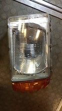 Laden Sie das Bild in den Galerie-Viewer, Frontscheinwerfer Mercedes-Benz R107 Rechts Scheinwerfer Headlight