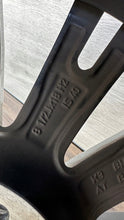 Load image into Gallery viewer, 1x Alufelge 18 Zoll 8.5" 5x112 40ET Glanz Graphit 8089891 BMW G21 G20 Mg FEL5587715248bb