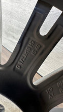 Laden Sie das Bild in den Galerie-Viewer, 1x Alufelge 18 Zoll 8.5" 5x112 40ET 8089891 BMW G21 G20 Rim Wheel FEL5587715248bb