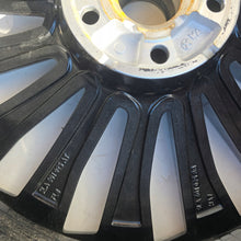 Load image into Gallery viewer, 1x Alufelge 20 Zoll 9.0" 5x112 5LA601025AT Skoda Enyaq Rim Wheel FEL7574972604fd