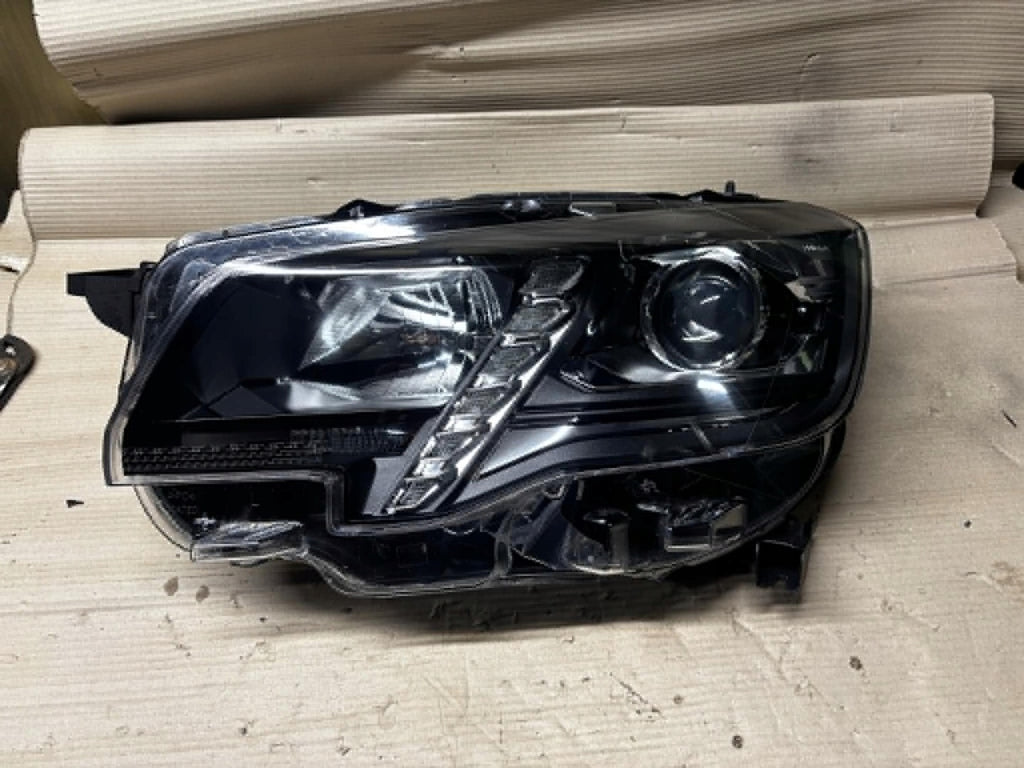 Frontscheinwerfer Peugeot Partner Rifter 9816827280 90146217 Links Headlight SCH2583965095kk