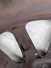 Load image into Gallery viewer, 1x Alufelge 15 Zoll 6.0&quot; 5x114.3 43ET KBA52164 Hyundai Rim Wheel