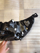 Laden Sie das Bild in den Galerie-Viewer, Frontscheinwerfer Ford NX7B-13E014-CD Rechts Scheinwerfer Headlight SCH9207675823zj