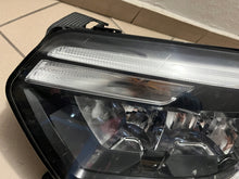 Laden Sie das Bild in den Galerie-Viewer, Frontscheinwerfer Renault Master 260607867R Links Scheinwerfer Headlight