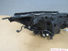 Load image into Gallery viewer, Frontscheinwerfer Toyota 419-22 Links Scheinwerfer Headlight