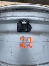 Load image into Gallery viewer, 1x Alufelge 17 Zoll 8.0" 5x120 53ET Glanz Silber 7845851 BMW 1 F21 F20 Rim Wheel FEL7550371308jj