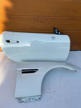 Laden Sie das Bild in den Galerie-Viewer, Kotflügel Mercedes-Benz Slk R172 A1728810401A1728810401 Vorne Rechts Silber