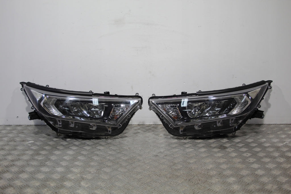 Frontscheinwerfer Toyota V Ein Stück (Rechts oder Links) Scheinwerfer Headlight