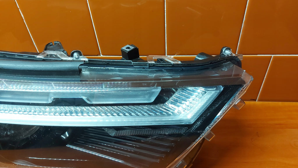 Frontscheinwerfer Toyota V 25-LIFT LED Rechts Scheinwerfer Headlight SCH8011515317xi