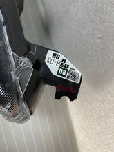 Laden Sie das Bild in den Galerie-Viewer, Frontscheinwerfer Toyota 4 Yaris LED Rechts Scheinwerfer Headlight