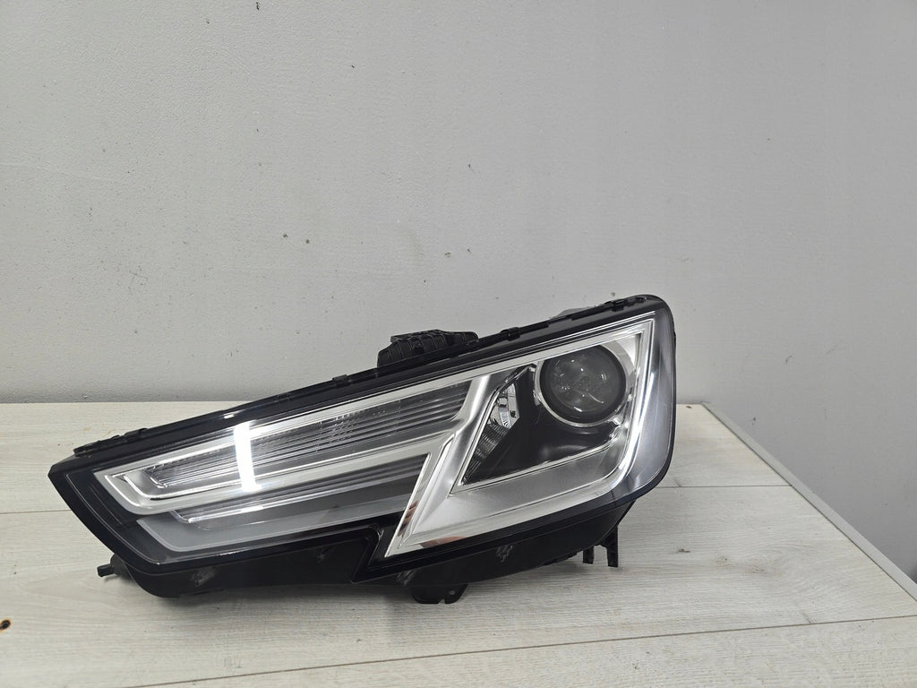 Frontscheinwerfer Audi A4 B9 8W0941043 Xenon Ein Stück (Rechts oder Links)