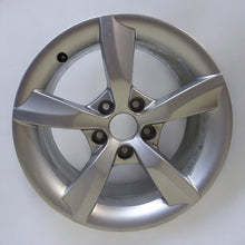 Load image into Gallery viewer, 1x Alufelge 16 Zoll 7.5&quot; 5x112 37ET Glanz Silber 4G0071496 Audi Rim Wheel