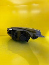 Load image into Gallery viewer, Frontscheinwerfer Kia Ceed 92102J7100 LED Rechts Scheinwerfer Headlight