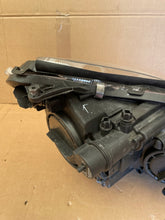 Load image into Gallery viewer, Frontscheinwerfer Mercedes-Benz Cls Xenon Links Scheinwerfer Headlight SCH4750546812xp