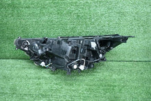 Load image into Gallery viewer, Frontscheinwerfer Toyota V 7444NA Rechts Scheinwerfer Headlight SCH3915057299jn
