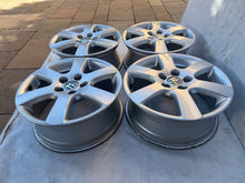 Laden Sie das Bild in den Galerie-Viewer, 4x Alufelge 15 Zoll 6.0" 5x100 43ET Silber 6Q0601025R VW Rim Wheel FEL8251991291cs