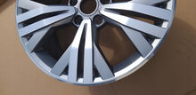 Laden Sie das Bild in den Galerie-Viewer, 1x Alufelge 18 Zoll 8.0" 5x112 41ET 3G0601025AA VW Passat B8 Rim Wheel FEL8146274297tt
