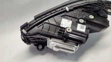 Laden Sie das Bild in den Galerie-Viewer, Frontscheinwerfer Mercedes-Benz W206 A2069061203 LED Rechts Headlight SCH8937726921fy