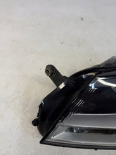 Laden Sie das Bild in den Galerie-Viewer, Frontscheinwerfer VW Passat B7 3AB941005 Links Scheinwerfer Headlight SCH6773140490ov