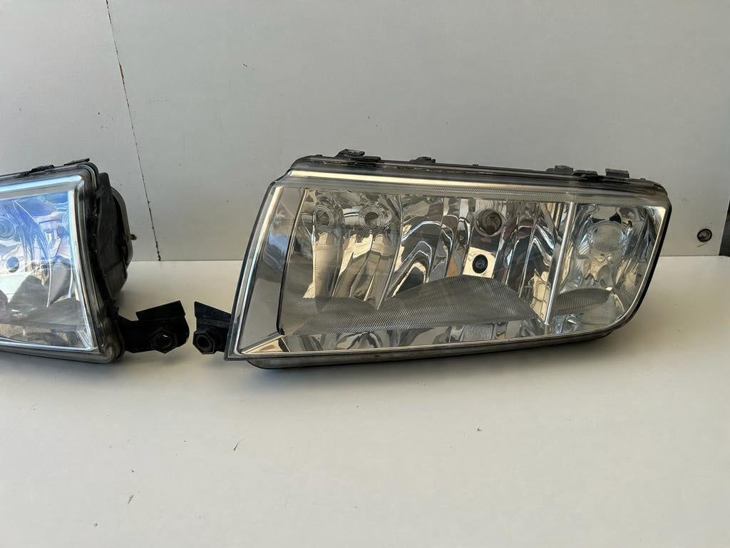 Frontscheinwerfer Skoda Fabia I Ein Stück (Rechts oder Links) Headlight