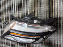 Laden Sie das Bild in den Galerie-Viewer, Frontscheinwerfer Ford Ranger AB39-13W030-GG Links Scheinwerfer Headlight SCH2346013307om