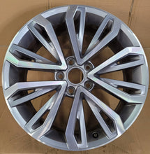 Laden Sie das Bild in den Galerie-Viewer, 1x Alufelge 18 Zoll 7.0" 5x112 45ET Glanz 2GA601025E Mg T-Roc Rim Wheel FEL7088929954yz