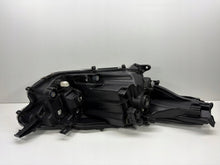 Laden Sie das Bild in den Galerie-Viewer, Frontscheinwerfer Toyota IV Yaris EUK0-6 Links Scheinwerfer Headlight SCH9326392238ow