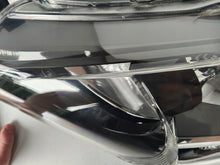 Load image into Gallery viewer, Frontscheinwerfer Mazda 2 DB5J-51040 Links Scheinwerfer Headlight