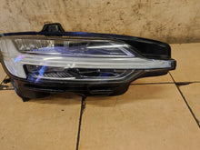 Load image into Gallery viewer, Frontscheinwerfer Volvo V60 II S60 III Rechts Scheinwerfer Headlight SCH1289072371lu