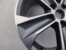 Laden Sie das Bild in den Galerie-Viewer, 1x Alufelge 17 Zoll 7.0&quot; 5x112 45ET 575601025C Seat Ateca Rim Wheel
