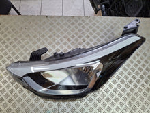 Load image into Gallery viewer, Frontscheinwerfer Hyundai I20 II 92101C8 92101C8000 Links Scheinwerfer Headlight