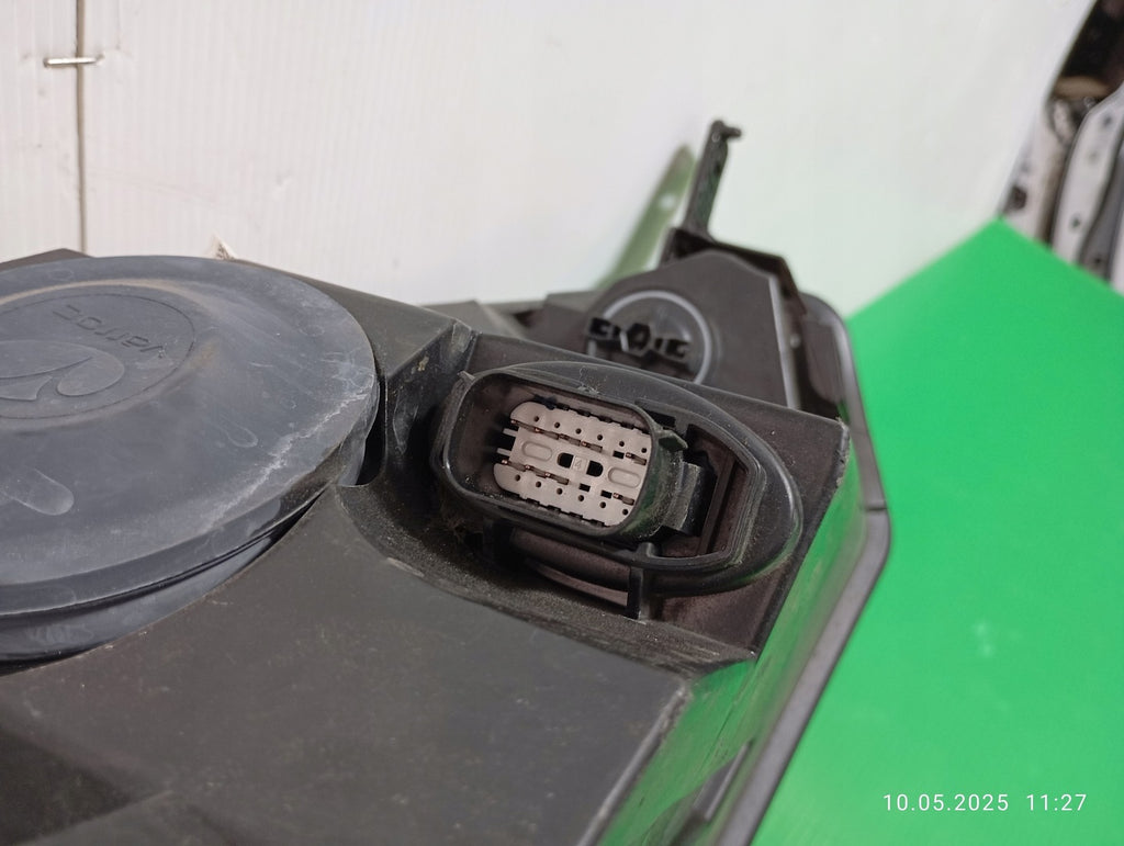 Frontscheinwerfer Ford Fiesta I L1BB-13E015LA Ein Stück (Rechts oder Links) SCH7608681526xf