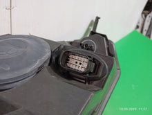 Laden Sie das Bild in den Galerie-Viewer, Frontscheinwerfer Ford Fiesta I L1BB-13E015LA Ein Stück (Rechts oder Links) SCH7608681526xf