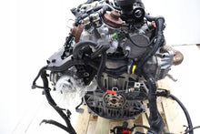 Load image into Gallery viewer, Motor Volvo V70 D5244T14 2.4 175PS 129kW 195TKm Benzin Engine Komplett MOT9480075424xb