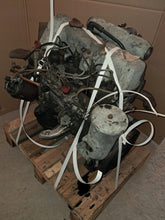 Laden Sie das Bild in den Galerie-Viewer, Motor Mercedes-Benz Engine Diesel Engine Unkomplett