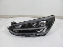 Laden Sie das Bild in den Galerie-Viewer, Frontscheinwerfer Ford Focus JX7B-13E015-CE LED Ein Stück (Rechts oder Links) SCH4642071530ql