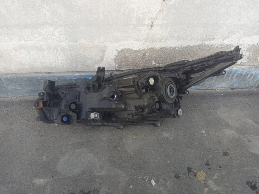 Frontscheinwerfer Toyota Corolla 81110-02T31-00 Rechts Scheinwerfer Headlight SCH9717270484rw
