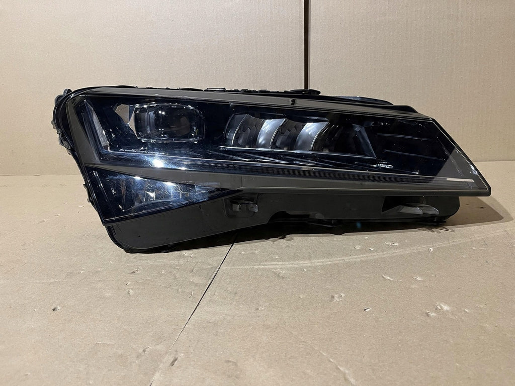 Frontscheinwerfer Skoda Superb III 3V1941016D LED Rechts Scheinwerfer Headlight