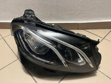 Laden Sie das Bild in den Galerie-Viewer, Frontscheinwerfer Mercedes-Benz W213 A2139067806 Rechts Scheinwerfer Headlight SCH1691213534db