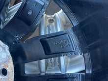 Load image into Gallery viewer, 1x Alufelge 18 Zoll 8.0" 5x112 Glanz 3G8601025R VW I Rim Wheel FEL3858058005jf