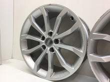 Laden Sie das Bild in den Galerie-Viewer, 4x Alufelge 18 Zoll 8.0&quot; 5x112 40ET Glanz Silber 8W0601025 Audi A4 B9 Rim Wheel