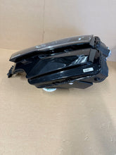 Laden Sie das Bild in den Galerie-Viewer, Frontscheinwerfer Skoda Karoq 57B941009 Ein Satz Scheinwerfer Headlight SCH9605249398ld