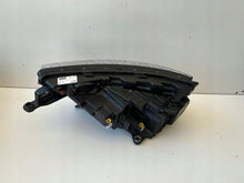 Laden Sie das Bild in den Galerie-Viewer, Frontscheinwerfer Skoda Kamiq 658941016 Full LED Rechts Scheinwerfer Headlight SCH5010042607dk