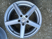 Laden Sie das Bild in den Galerie-Viewer, 4x Alufelge 17 Zoll 6.5" 5x112 38ET Glanz Silber Rim Wheel FEL8923608715ta