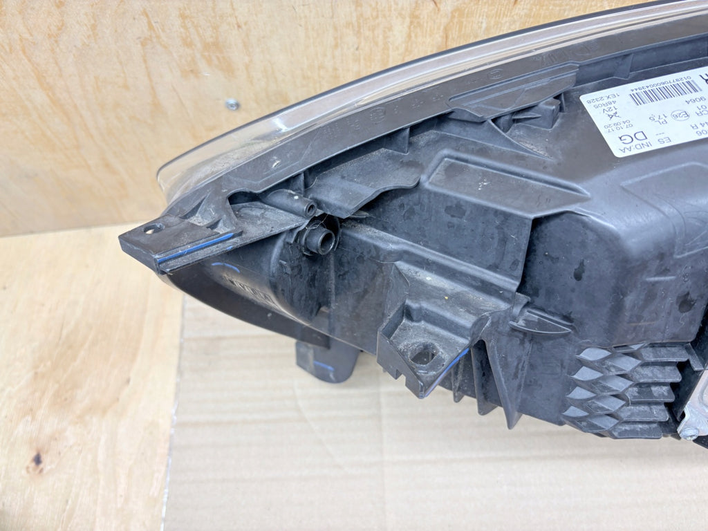 Frontscheinwerfer Renault Captur 260107244R Rechts Scheinwerfer Headlight SCH2238106726pz