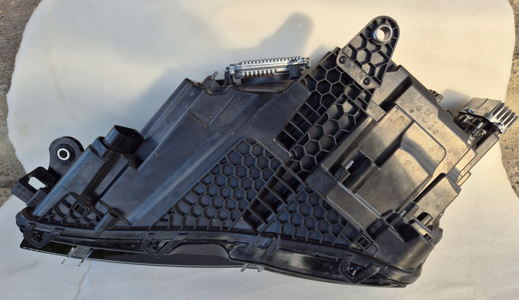 Frontscheinwerfer Skoda Superb III LED Rechts Scheinwerfer Headlight